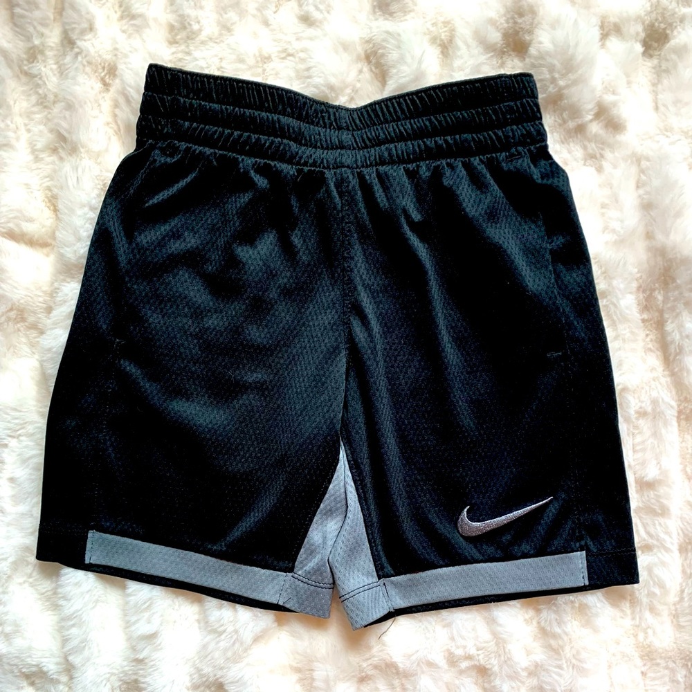 Nike Dri-Fit Boys XS Black Shorts